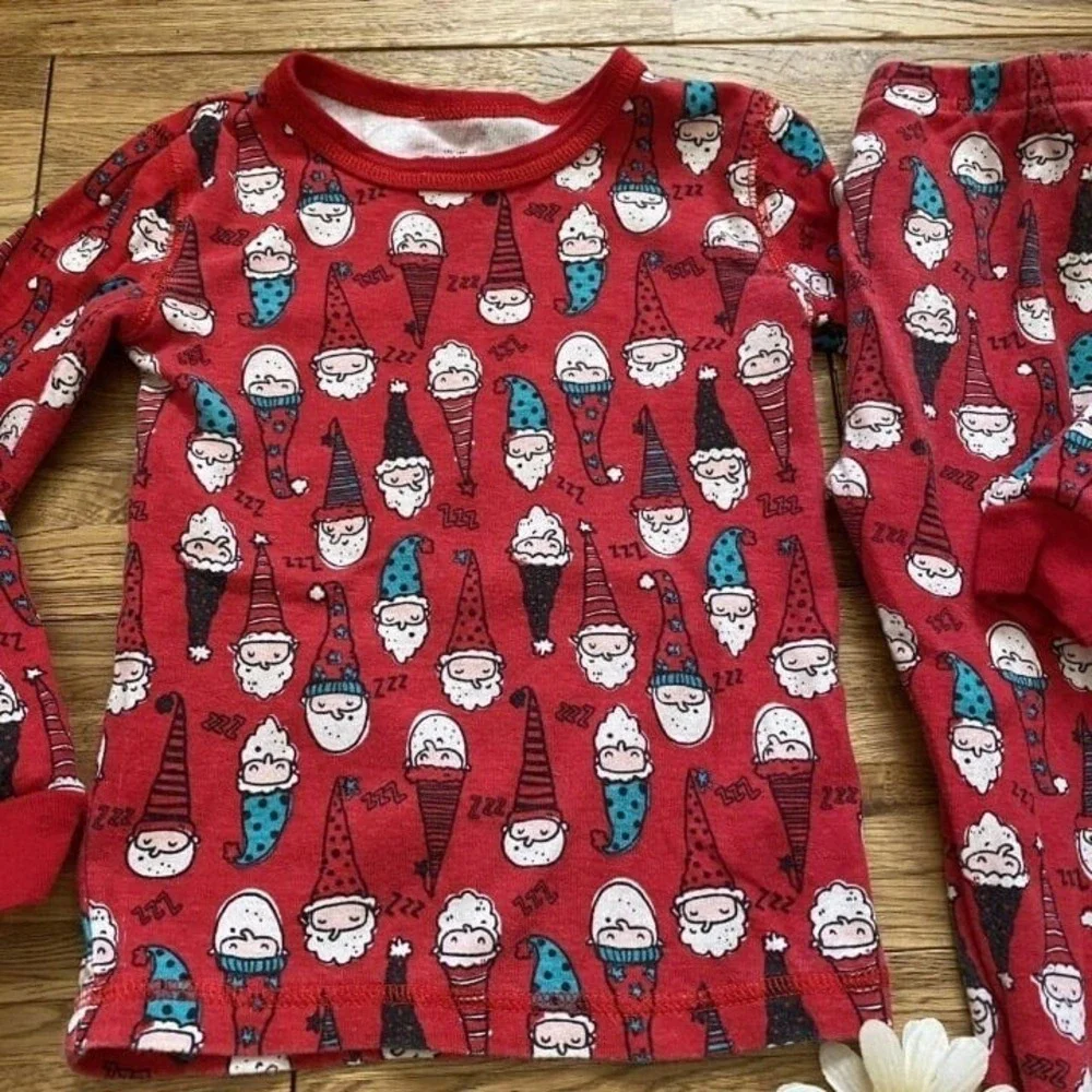 Carter's Santa Two Piece Pajamas Size 3t‎